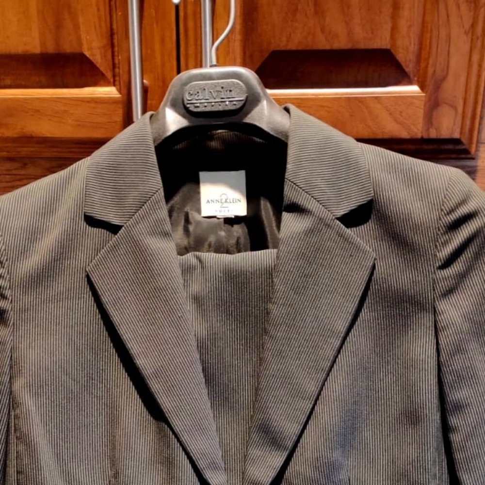 Anne Klein Woman's Business Suit Black with White Vertical Stripes US Size 10